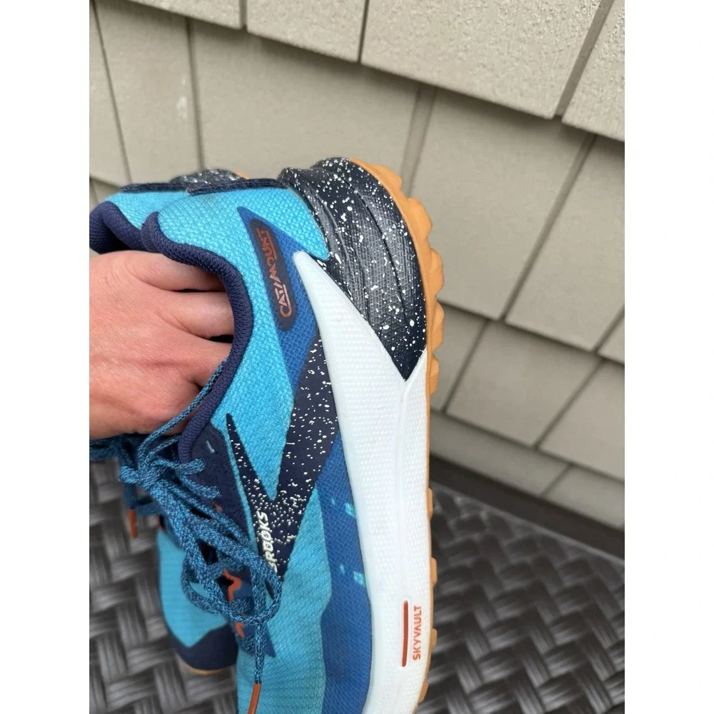 Brooks excellent used